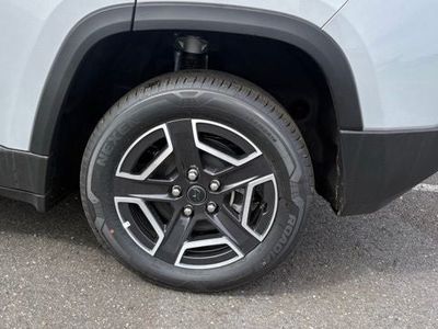 2026 Jeep Cherokee — detail view