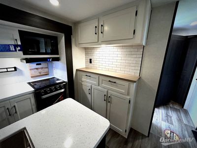 2026 Venture RV SportTrek Touring Edition - Photo 14