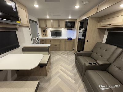2025 Ember RV E-Series - Photo 4
