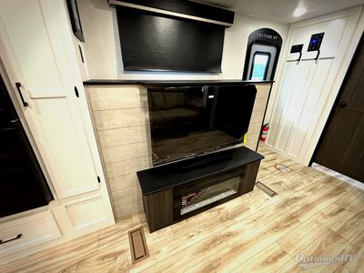 2026 Venture RV SportTrek - Photo 9