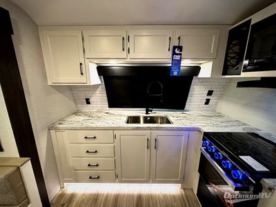 2026 Venture RV SportTrek - Photo 8