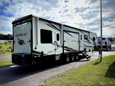 2021 Jayco Seismic - Photo 2