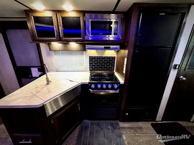 2019 Forest River Cherokee Alpha Wolf - Photo 6