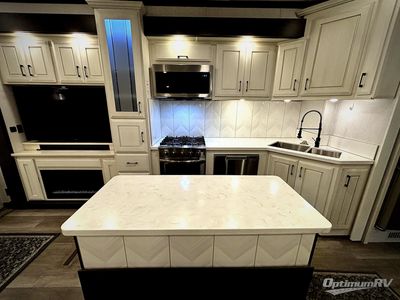 2022 DRV Mobile Suites - Photo 6