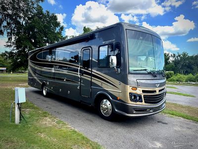 2016 Fleetwood Bounder - Photo 1