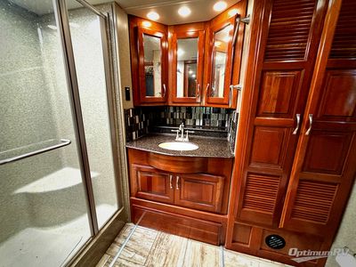 2018 Fleetwood Discovery LXE — photo 23 view
