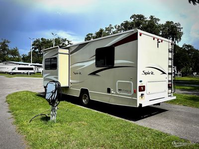 2015 Itasca Spirit — rear three-quarter view