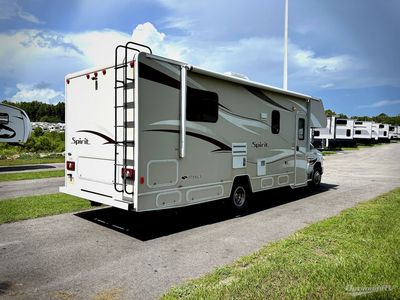 2015 Itasca Spirit — side profile view