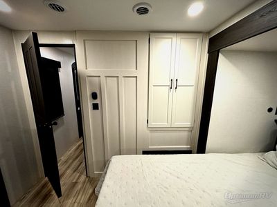 2027 Venture RV SportTrek Touring Edition — photo 12 view