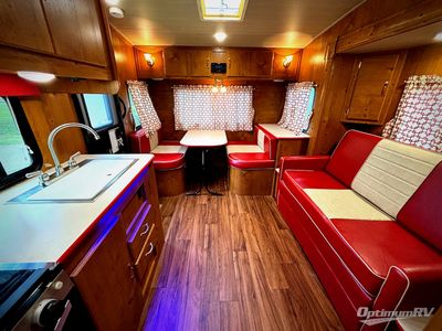 2020 Gulf Stream Vintage Cruiser — interior view