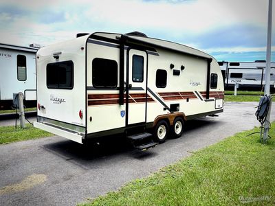 2020 Gulf Stream Vintage Cruiser — side profile view