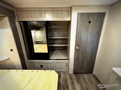 2023 Coachmen Catalina — photo 9 view