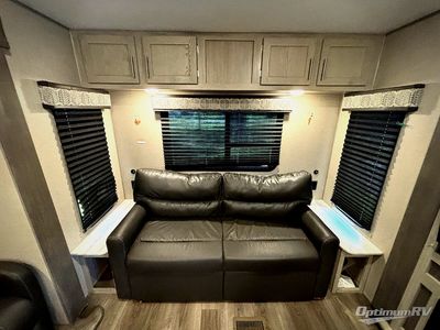 2023 Coachmen Catalina — photo 18 view