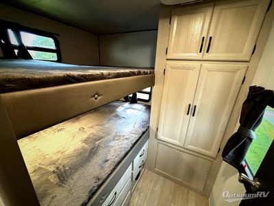 2027 Coachmen Catalina Legacy Edition — photo 14 view