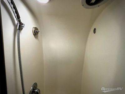 2023 Airstream Flying Cloud — photo 15 view
