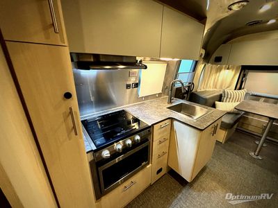 2023 Airstream Flying Cloud — photo 17 view