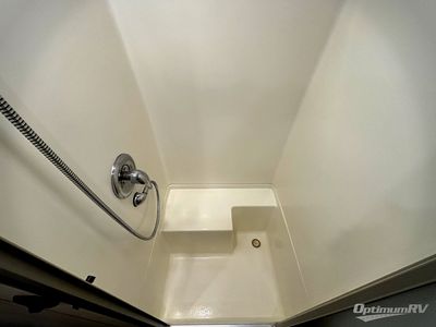 2023 Airstream Flying Cloud — photo 16 view