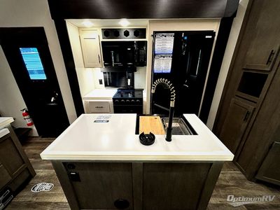 2025 Forest River Cherokee Arctic Wolf Suite — detail view