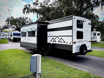 2025 Dutchmen Aspen Trail LE — rear three-quarter view