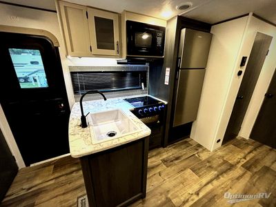 2025 Dutchmen Aspen Trail LE — photo 10 view