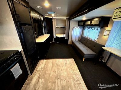 2018 Heartland North Trail — interior view