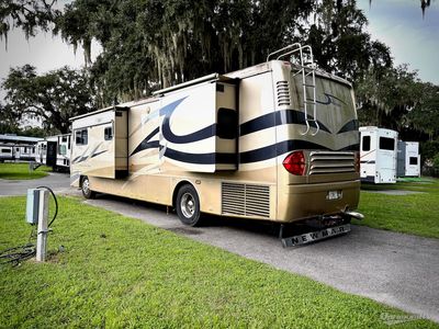 2004 Newmar Mountain Aire — rear three-quarter view