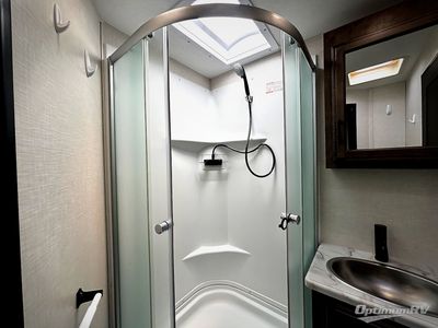 2023 Venture RV SportTrek - Photo 13