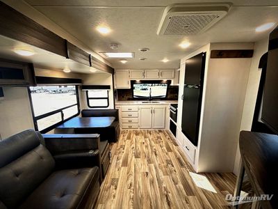 2023 Venture RV SportTrek - Photo 5
