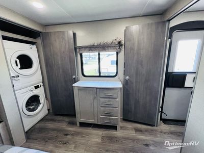 2023 Coachmen Catalina — photo 24 view