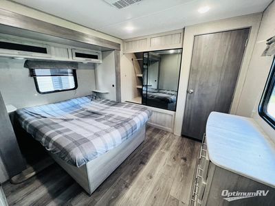 2023 Coachmen Catalina — photo 22 view