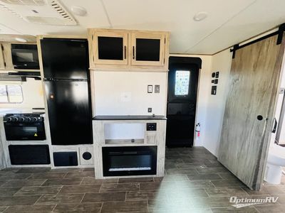 2022 Forest River Cherokee Alpha Wolf - Photo 8