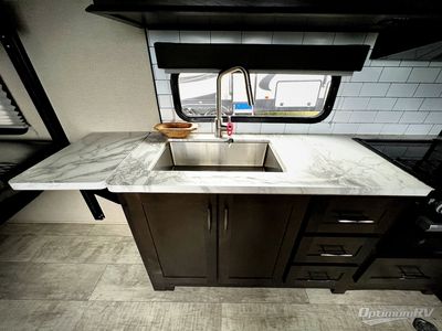 2022 Grand Design Momentum G-Class - Photo 10