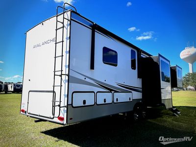 2023 Keystone Avalanche - Photo 3