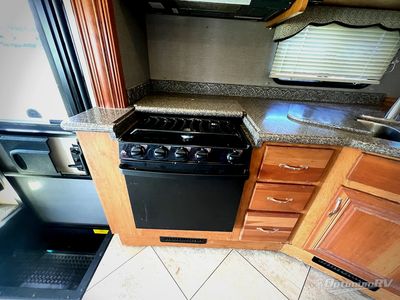 2015 Holiday Rambler Vacationer - Photo 11