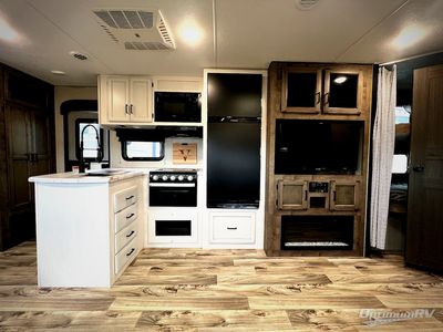 2021 Venture RV SportTrek - Photo 7