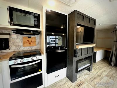 2025 Venture RV Sienna - Photo 13