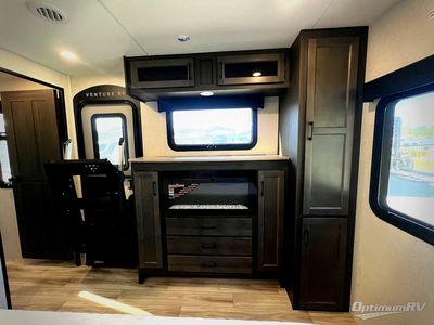 2026 Venture RV SportTrek Touring Edition - Photo 15