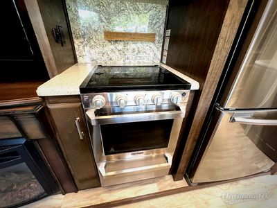 2020 Grand Design Solitude S-Class - Photo 12