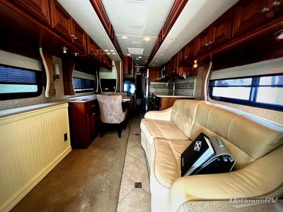 2010 Fleetwood Revolution LE - Photo 4