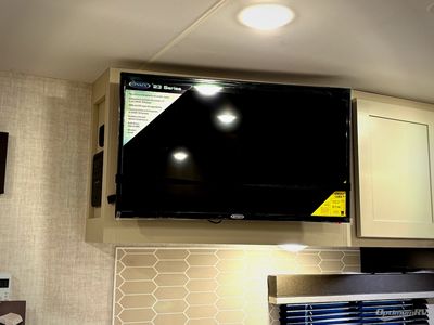 2026 Ember RV E-Series — photo 9 view