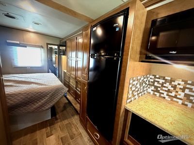 2018 Winnebago Intent - Photo 12