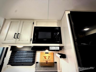 2022 Venture RV SportTrek Touring Edition - Photo 17