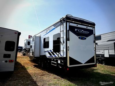 2023 Keystone Fuzion - Photo 3