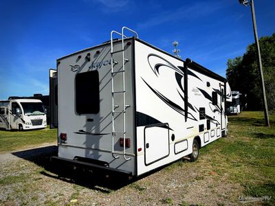 2015 Jayco Greyhawk - Photo 2