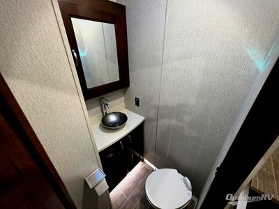 2019 Redwood RV Redwood — photo 11 view