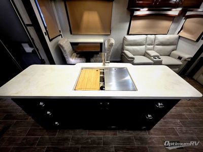 2019 Redwood RV Redwood — photo 10 view