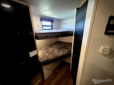 2025 Palomino Puma Camping Edition — photo 9 view
