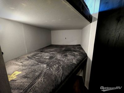 2025 Palomino Puma Camping Edition — photo 11 view