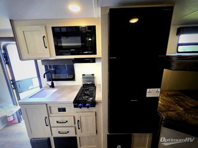 2025 Palomino Puma Camping Edition — photo 18 view