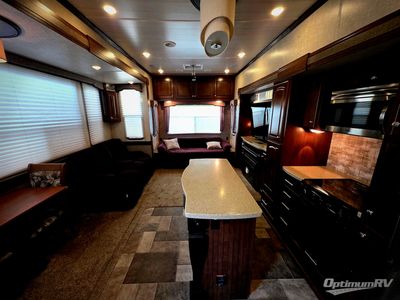 2015 Heartland Oakmont — side profile view